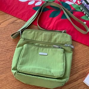 Baggallini cross body purse
